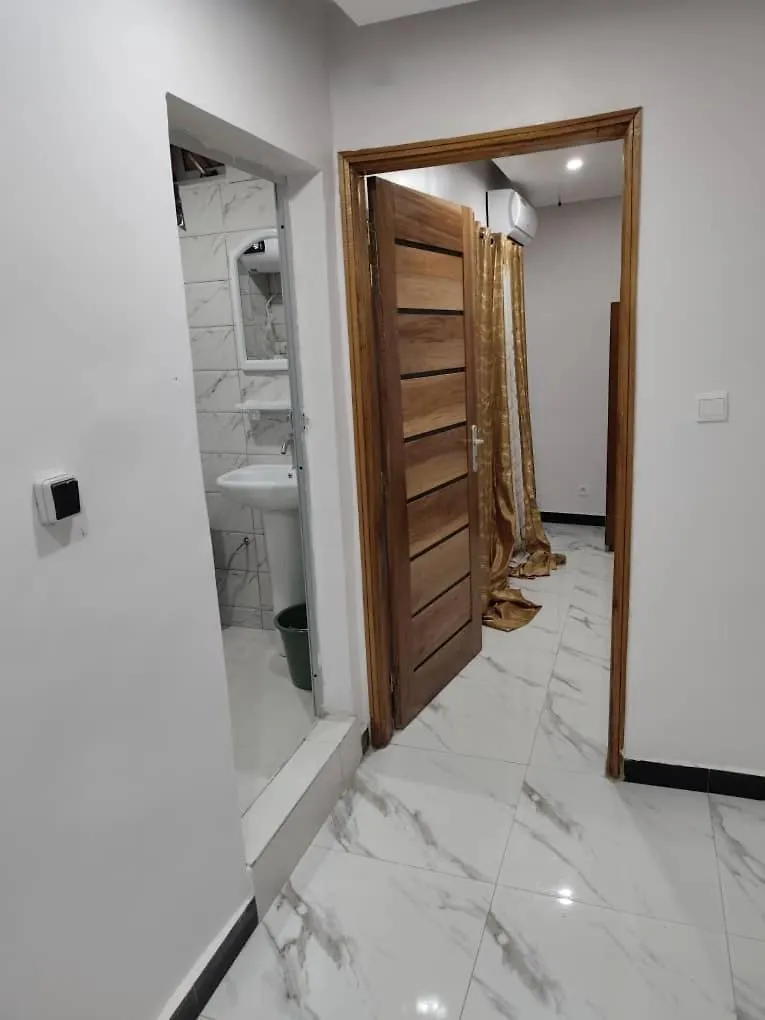 דקר 2E Appartement Kdl 0*,